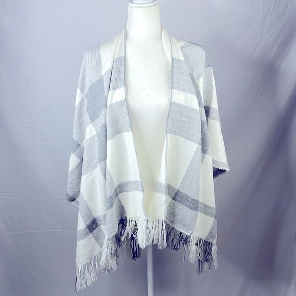 Blanket Scarf Gray and White with fringe - Picture 2 of 6